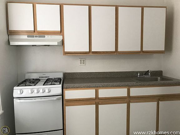 2nd image of 2827 37th St APT 18