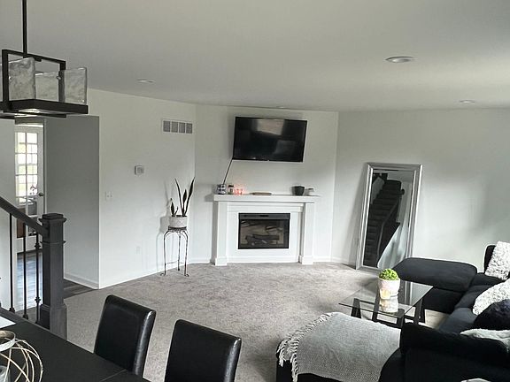 3rd image of 33755 Birchlawn