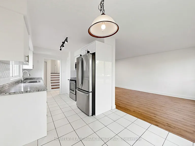 26 Fenside Dr — Photo 2