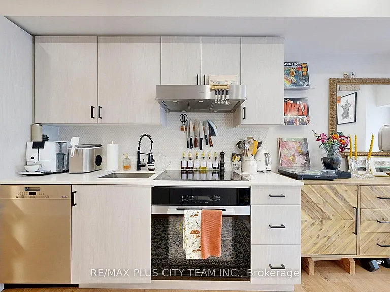 485 Logan Ave #209 — Photo 7