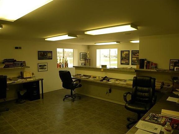 5th image of 1101 River Dr