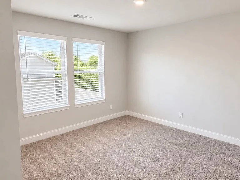 373 Oakwood Dr NW — Photo 8