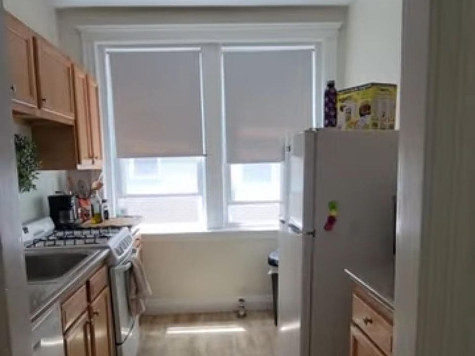 2nd image of 1685 Commonwealth Ave #8
