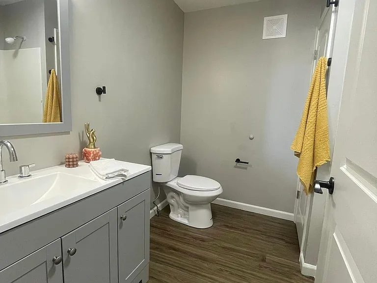 Duck Creek Apartments — Photo 4