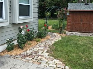 663 Schooner Ln, Elk Grove Village, IL 60007