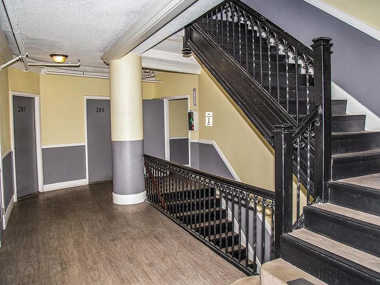 Westchester Place — Photo 16