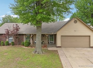 1317 W Quinton St, Broken Arrow, OK 74011