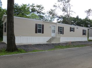 131 Wyatts Dr, Schenectady, NY 12302