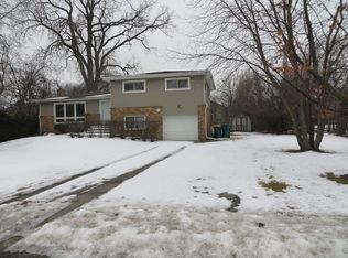 1631 Montgomery Rd, Deerfield, IL 60015