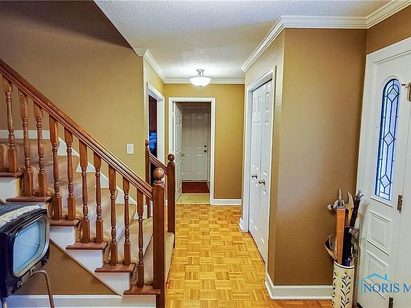 3rd image of 765 Oxborough Dr