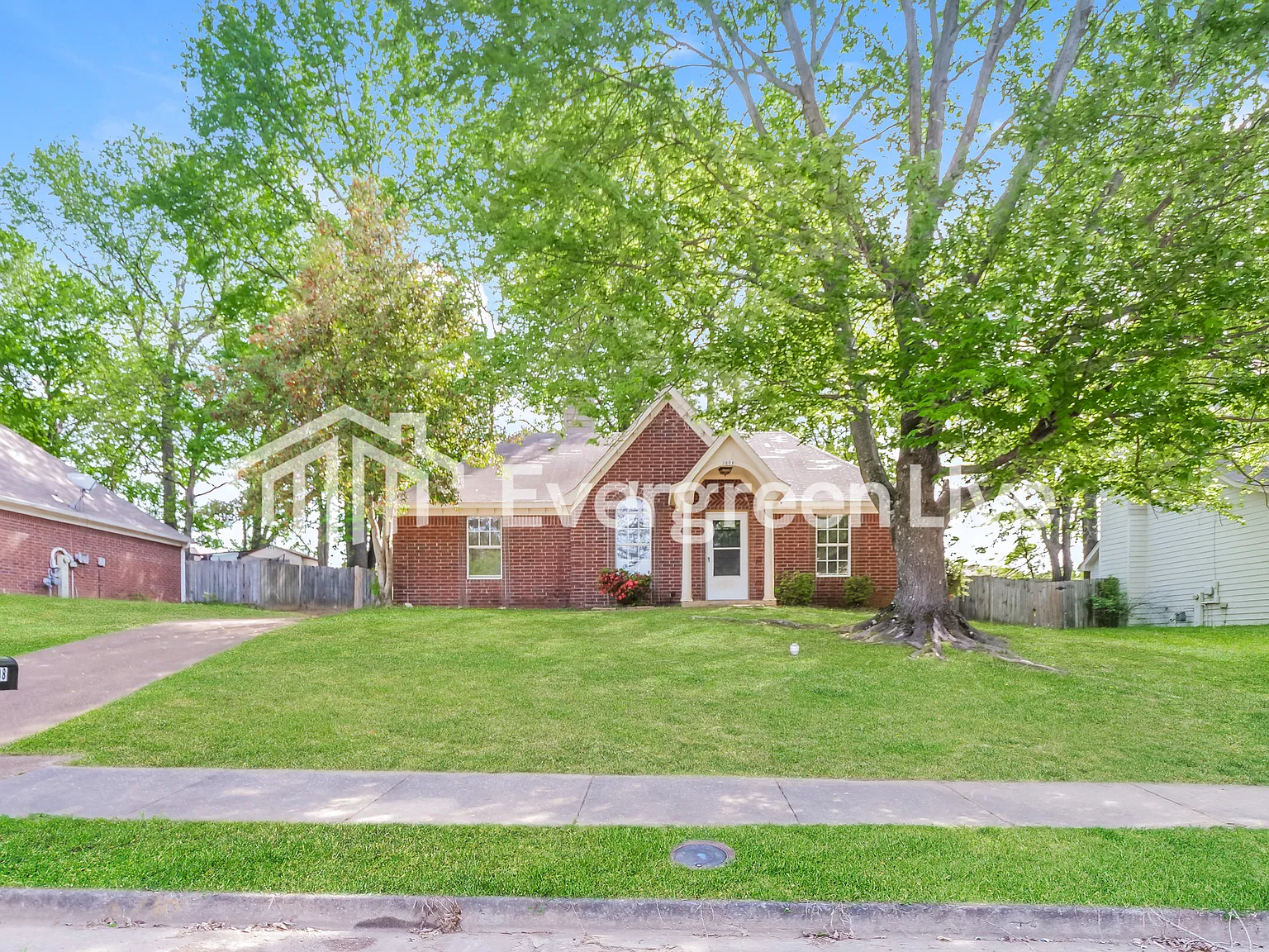 3 bed, 2.0 bath, 1100 sqft, $1,345 — Photo 1
