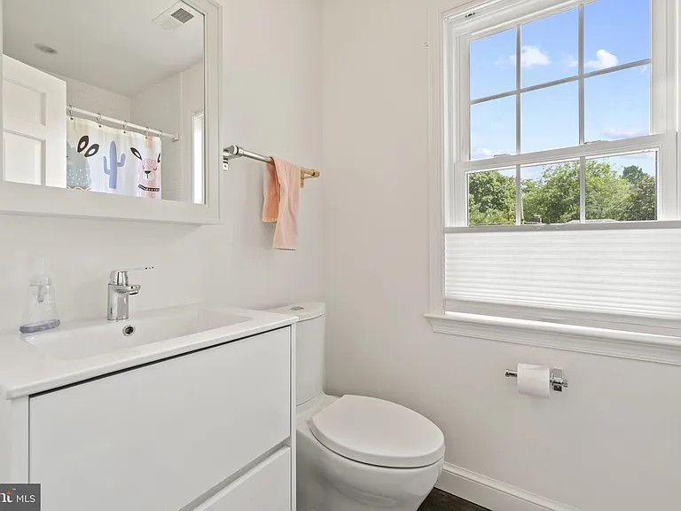 3901 Woodbine St — Photo 22