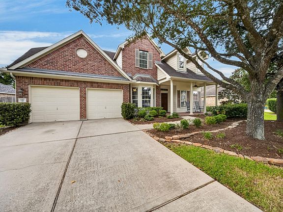 3rd image of 127 N Hawthorne Hollow Cir