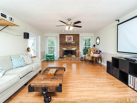4th image of 3229 Winfield Dr