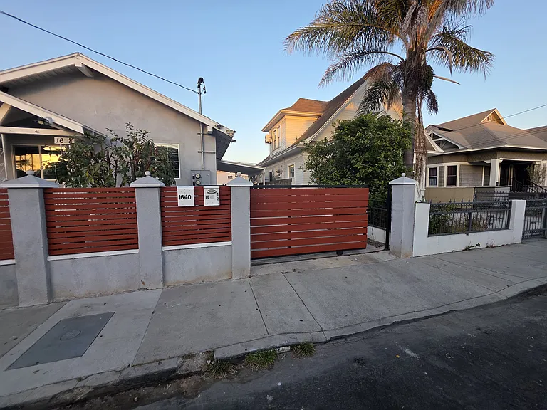 1638 S Berendo St — Photo 2