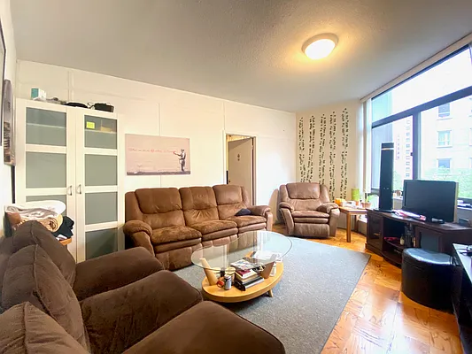 Rented by Bond New York | media 2