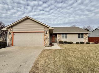4051 Boulder Dr, Janesville, WI