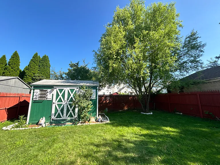 15 Milbre St — Photo 31