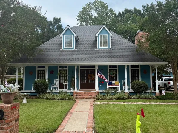 128 Kirkwood Ln, Youngsville, LA 70592