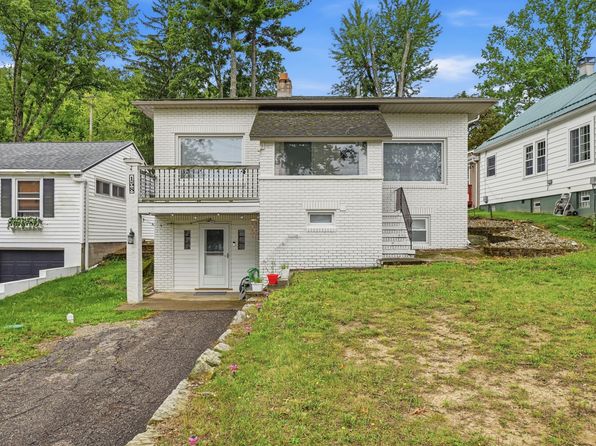 158 Oak Dr NW