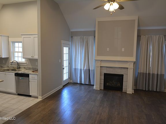 3rd image of 3036 Makenlee St