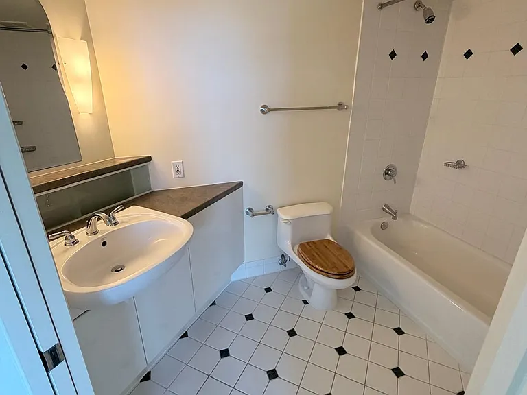 801 S King St #2602 — Photo 6