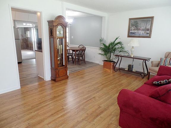 3rd image of 618 Euclid Ave