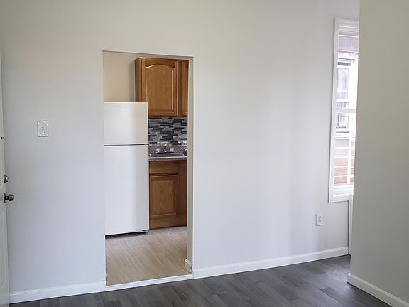 4th image of 21505 Jamaica Ave #2F
