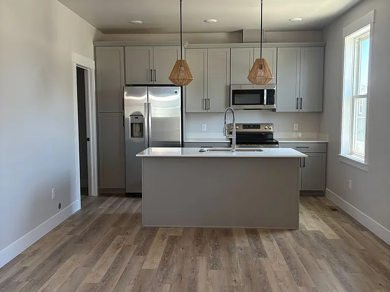 6114 Northstead Ave #201 — Photo 4