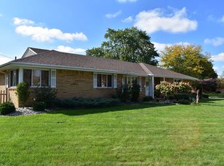 2944 Eastmoreland Dr, Oregon, OH 43616