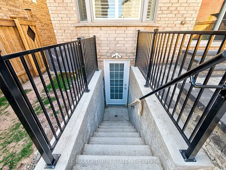 3 Bittersweet Rd — Photo 38