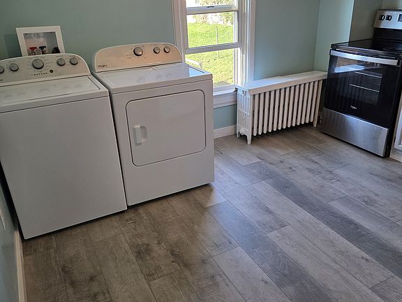 2nd image of 311 Market St APT B