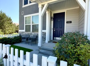 1022 W Painted Horse Ln, Bluffdale, UT 84065