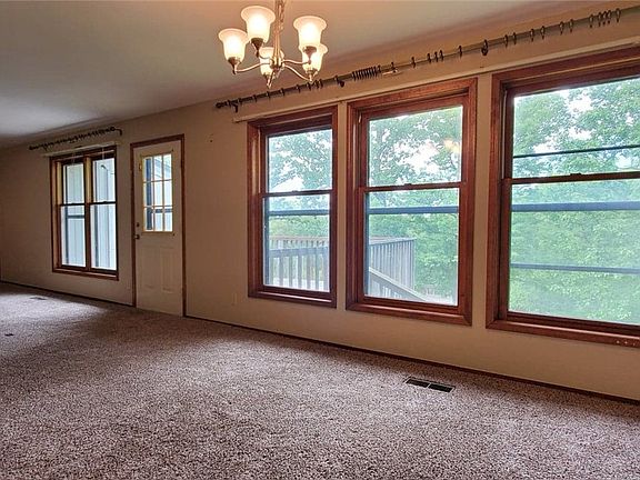 5th image of 8 Mindy Ln
