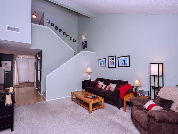 3rd image of 358 N Via Colinas
