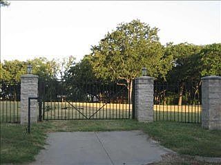 5th image of 2850 Shadow Dr W
