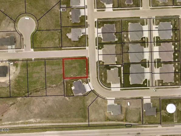 15th St NW, Watertown, SD 57201