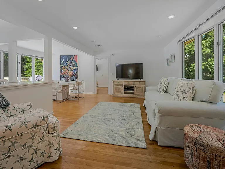 88 Rutland Rd — Photo 3