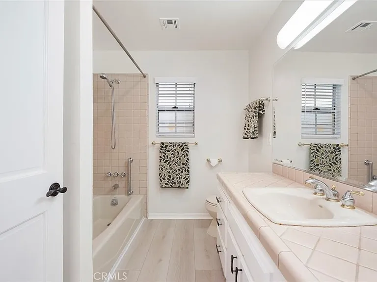 3969 Longridge Studio Ctr — Photo 33