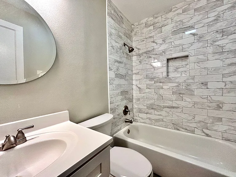 3305 Oak Aly — Photo 17
