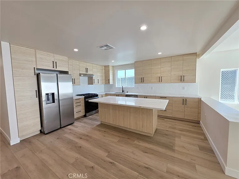 17103 Kingsbury — Photo 3