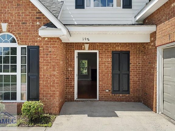 3rd image of 12 Ashley Ln NE