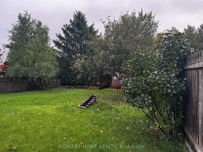 74 Barrydale Cres — Photo 29