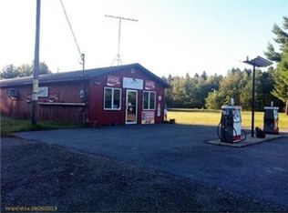 84 Center St, Drew Plt, ME 04497