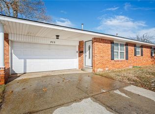 405 NE 18th St, Moore, OK 73160