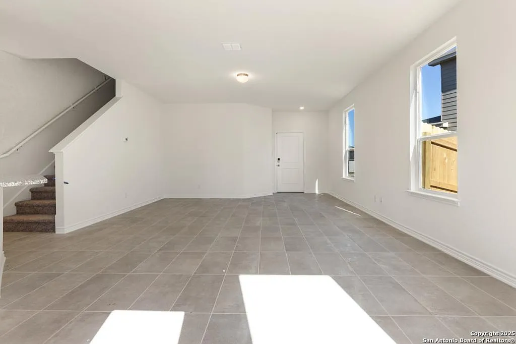 822 Bifurcate Bnd — Photo 2