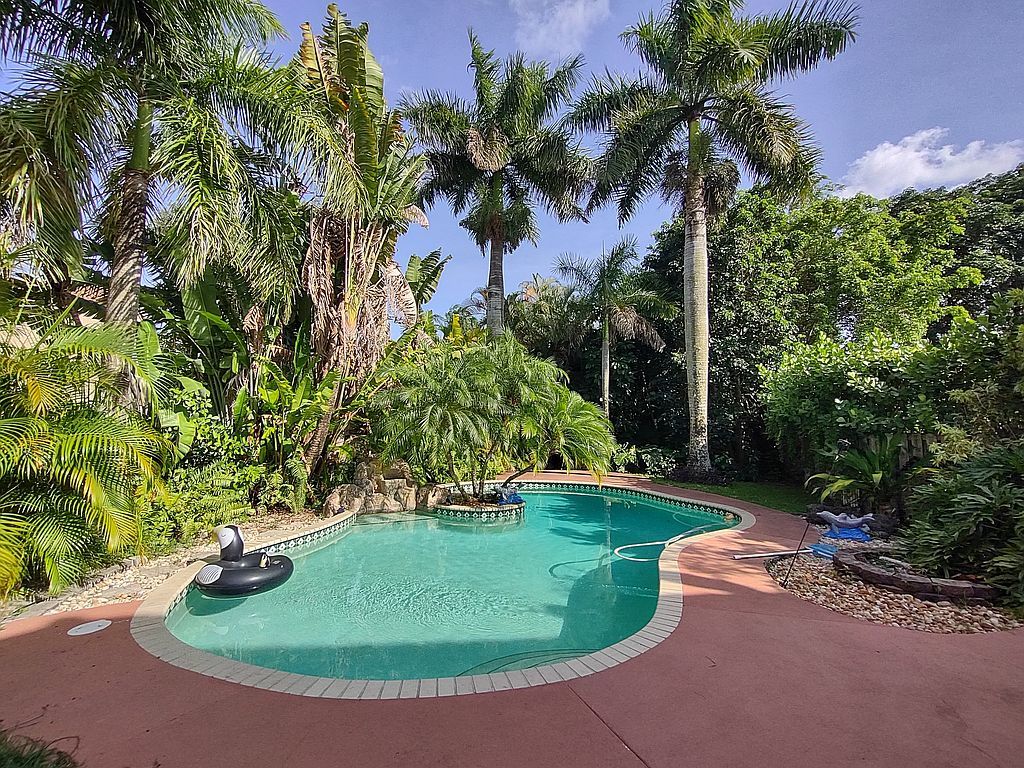 5092 SW 149th Ter - Property Image