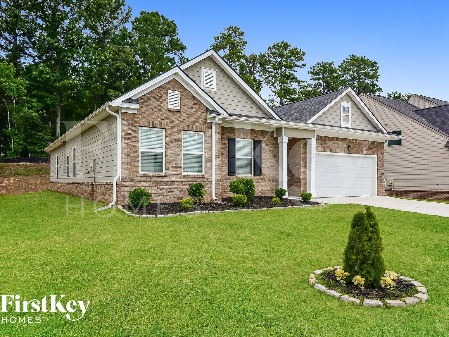4 bed, 2.5 bath, 2470 sqft, $2,790 — Photo 2