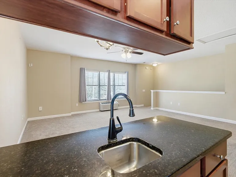 290 Westlawn Dr — Photo 11