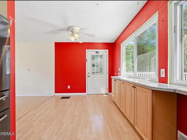 200 Pacific Ave — Photo 6